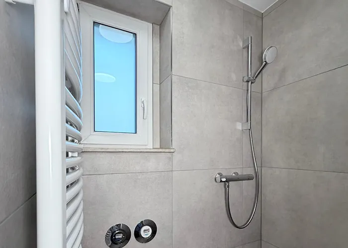 Joel Living Ahlem * Hannover