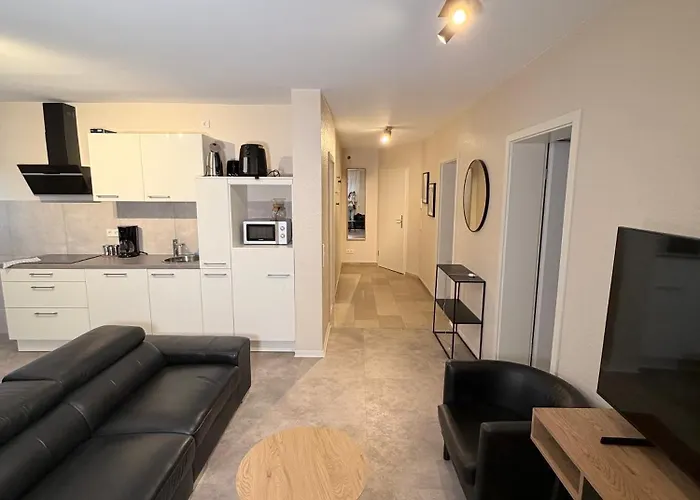 Joel Living Ahlem * Hannover